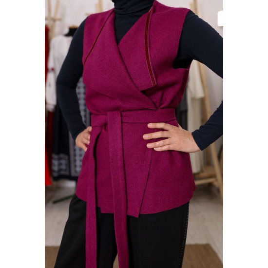 Sleeveless jacket "Nastunya"