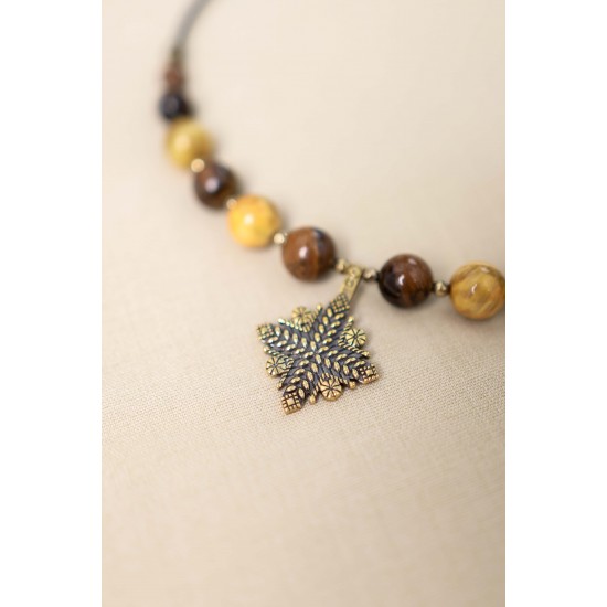 Beaded beaded necklace