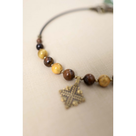 Beaded beaded necklace