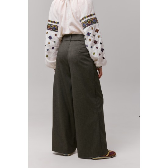 Zlata's pants